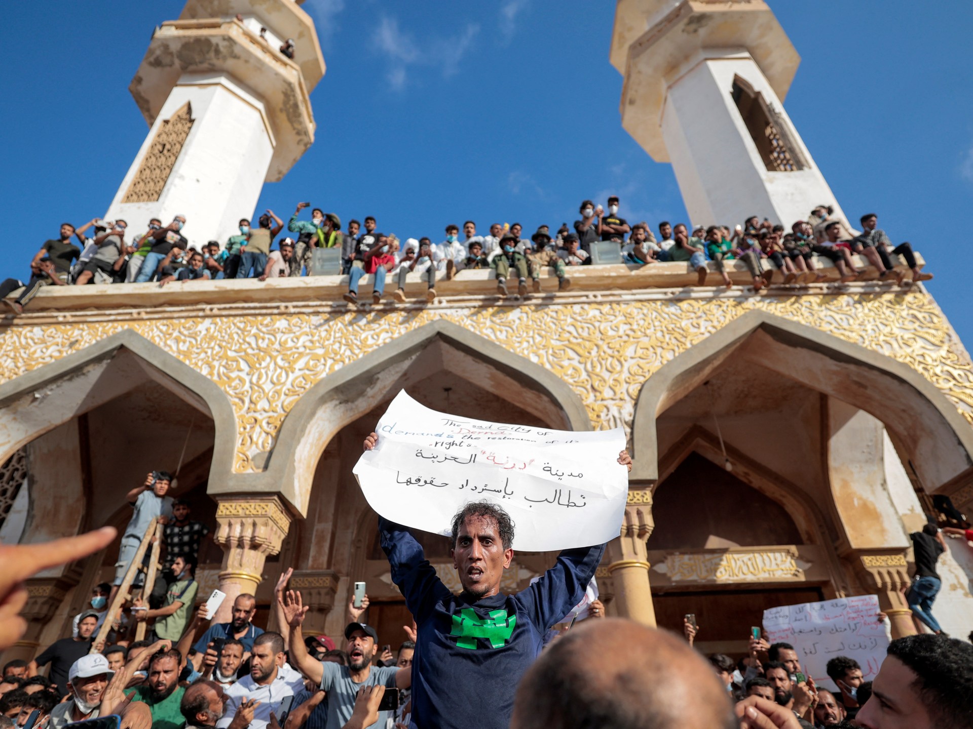 تصاویر: لیبیا کے عوام کا سیلاب سے متاثرہ درنا میں حکام کے خلاف احتجاج