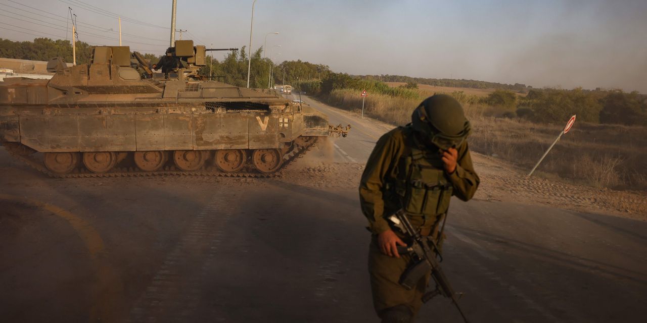 اسرائیل کا غزہ پر حملے میں تاخیر پر اتفاق، امریکہ خطے میں میزائل دفاعی نظام بھیج سکے