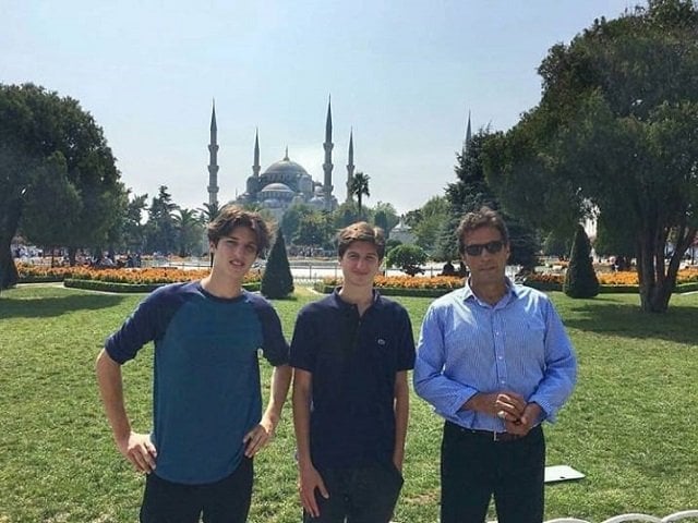 عمران خان نے جیل افسر کے خلاف توہین عدالت کی کارروائی کے لیے عدالت سے رجوع کرلیا