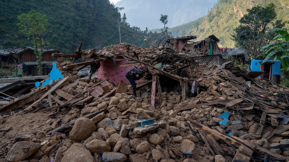 زلزلے سے متاثرہ نیپال کے دیہات وں میں امدادی سامان پہنچ گیا